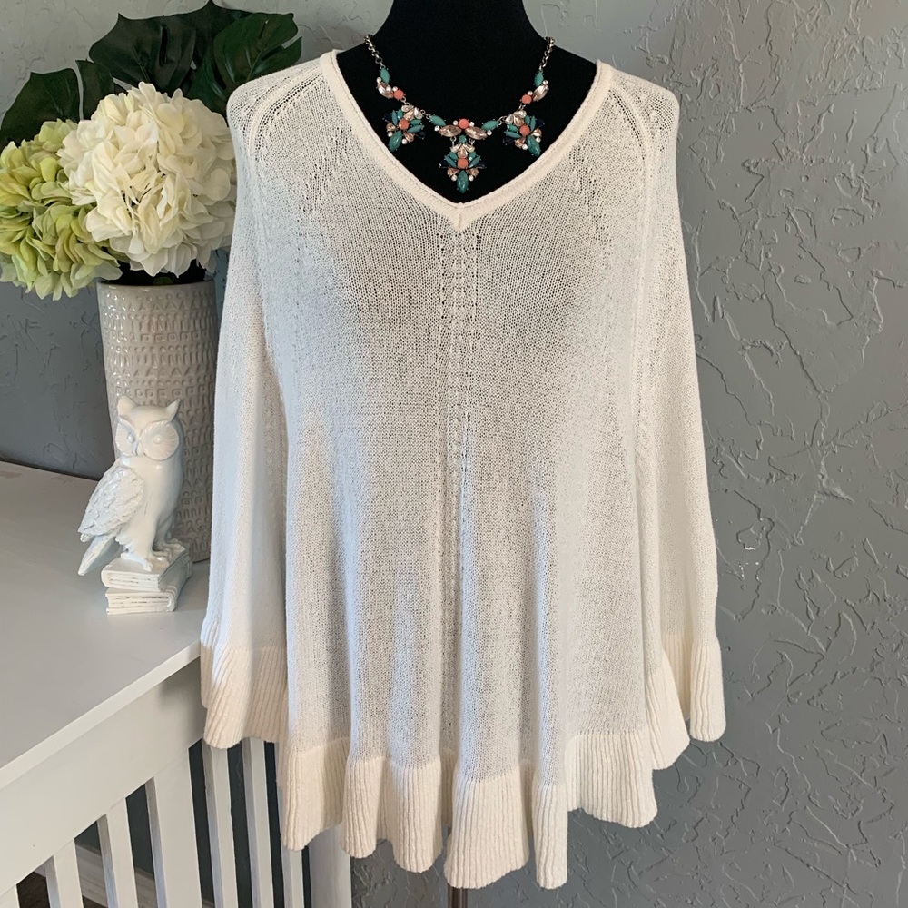 💕LILLY PULITZER💕 White Sweater Poncho Top Wrap